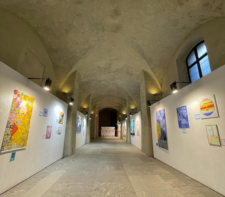 Mostra di quadri “Insegnami a Volare” – E’ attraverso i tuoi occhi che vedrai i tuoi sogni
